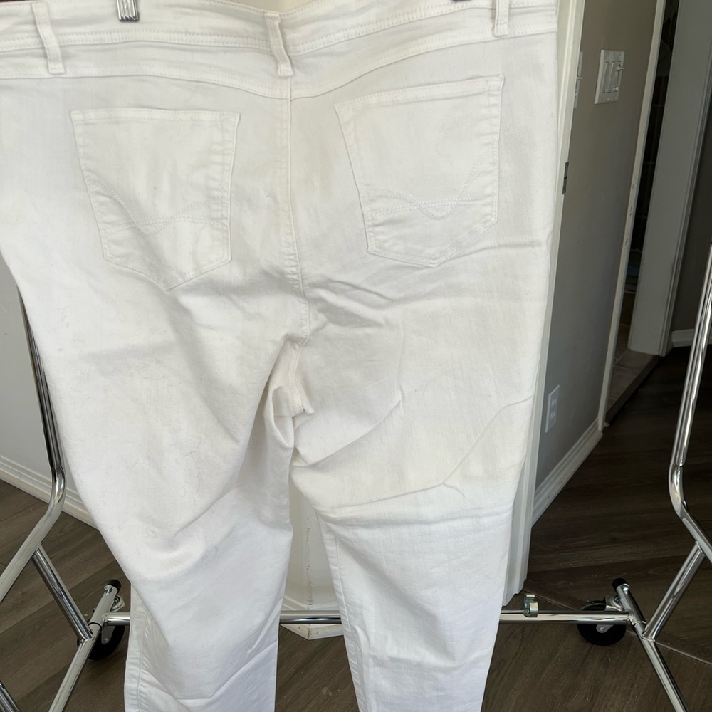 White Jeans - Picture 2 of 8